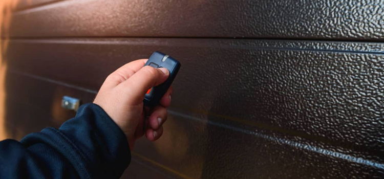 automatic door opener with remote control in Holtville